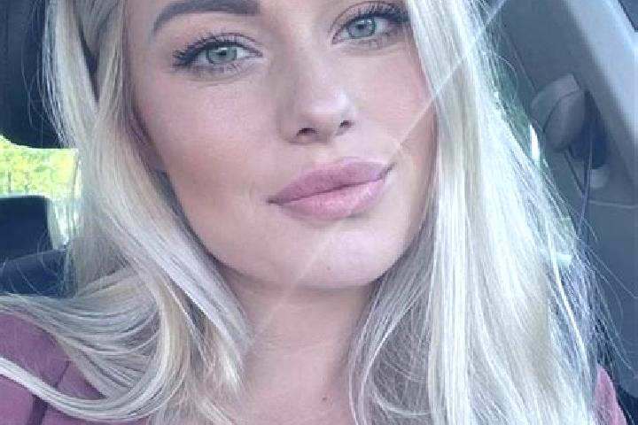 Ava, 36, a blonde hazel-eyed european companion based in Micesti. Offering Domination, Prostate Massage, Massage, Travel Companion, Deep French Kissing. Avai...