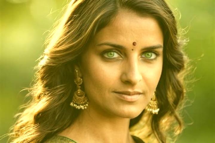 Ava, 36, a brunette green-eyed indian companion based in Xinzha. Offering 69, Couples, Duos. Available for incall and outcall, day and evening dates.