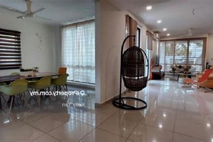 Ava, 36 — Escort in Bandar Kinrara, Malaysia