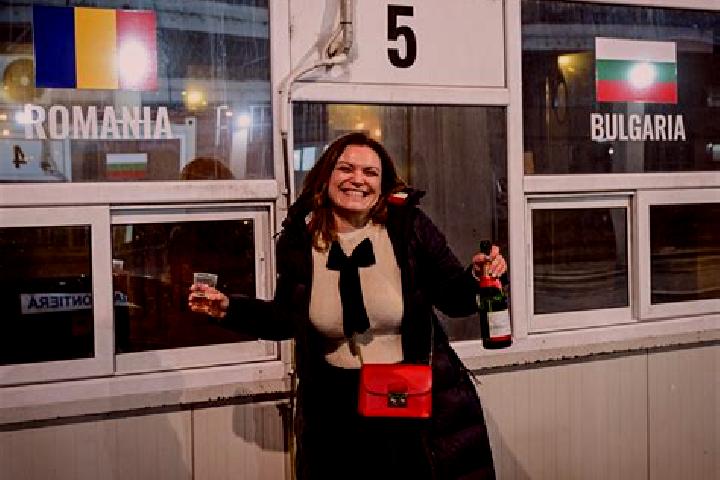 Ava, 36 — Escort in Suceveni, Romania