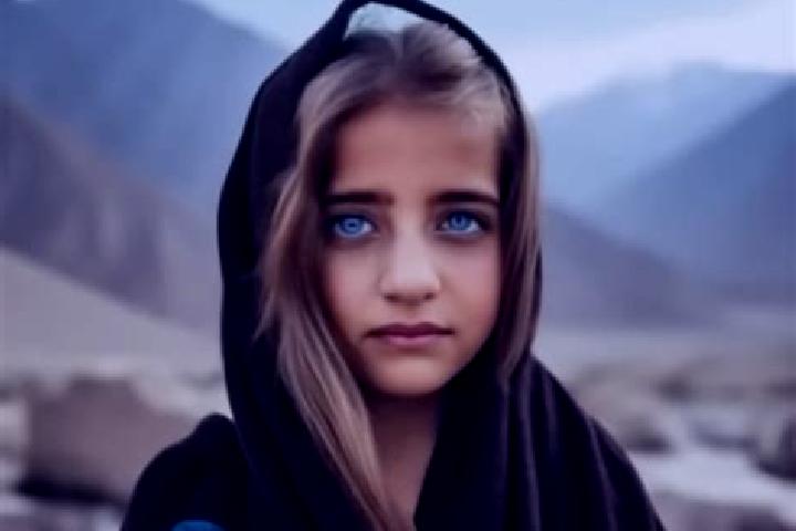 Ava, 37, a blonde dark-eyed middle eastern companion based in Basoeren. Offering Roleplay, CIM. Available for incall and outcall, day and evening dates.