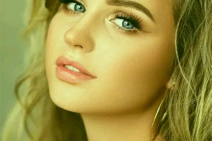 Ava, 37, a dark blonde blue-eyed slavic companion based in Gueznaia. Offering Couples, Dinner Date, Prostate Massage. Available for incall and outcall, overn...