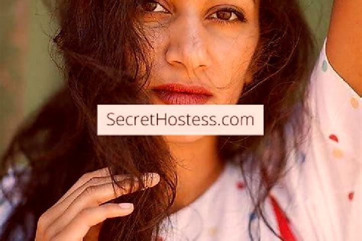 Ava, 37, a red dark-eyed indian companion based in Montopoli. Offering A-Level, Deep French Kissing, Overnight, Party Girl, Striptease. Available for incall ...