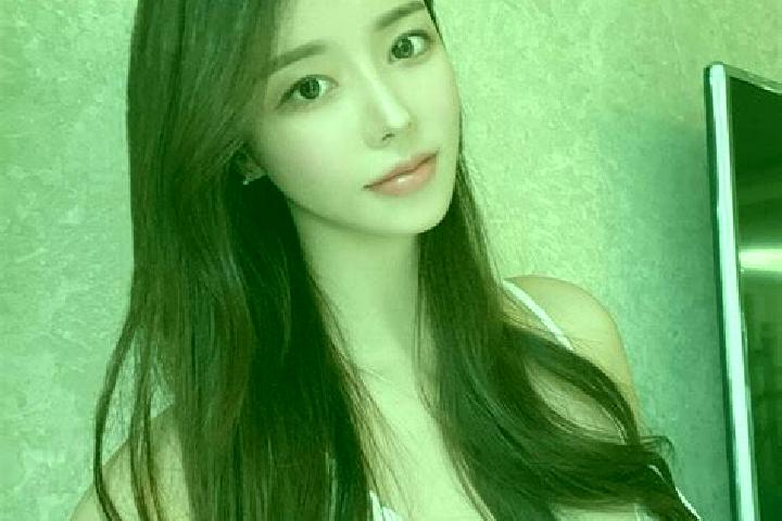 Ava, 37 — Escort in Pengdong, China