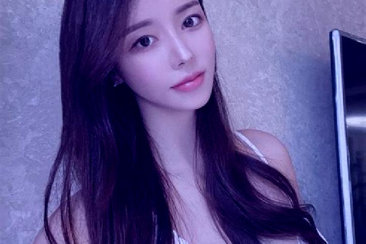 Ava, 37 — Escort in Zhuangta, China