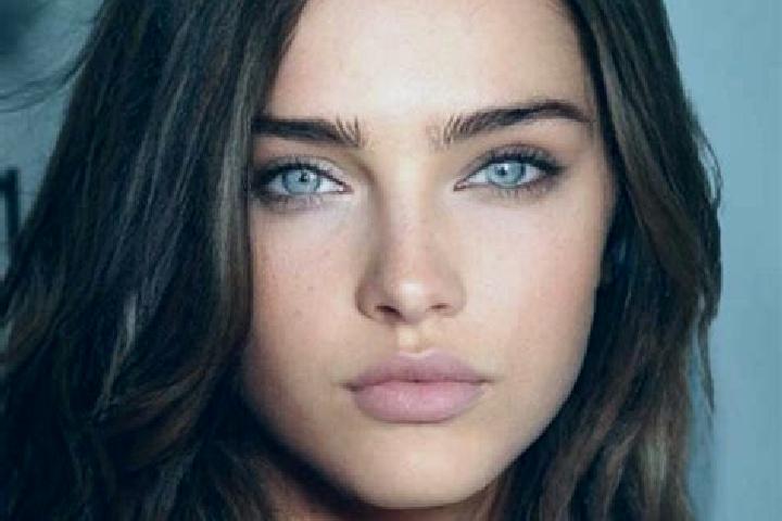 Ava, 38, a brunette blue-eyed middle eastern companion based in As Samu . Offering Party Girl, Tantra, Couples, A-Level. Available for incall and outcall, da...