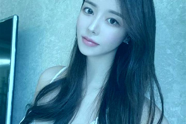 Ava, 38 — Escort in Yangqitan, China