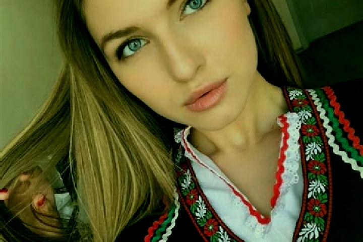 Ava, 39, a brunette green-eyed slavic companion based in Altishofen. Offering GFE, CIM, Domination, Deep French Kissing, Striptease. Available for incall and...