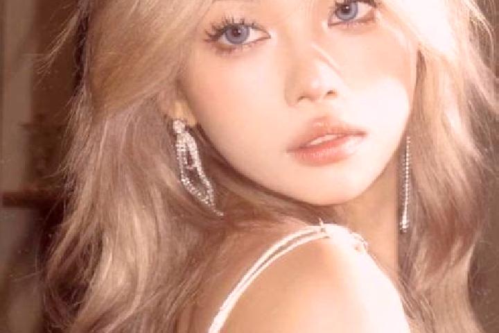 Ava, 39, a platinum blonde amber-eyed asian companion based in Nadrupe. Offering Duos, BDSM. Available for incall and outcall, overnight bookings available.