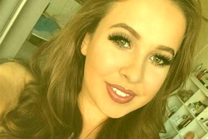 Ava, 39, a red dark-eyed european companion based in Winchendon. Offering 69, Dinner Date, Party Girl. Available for incall and outcall, day and evening dates.