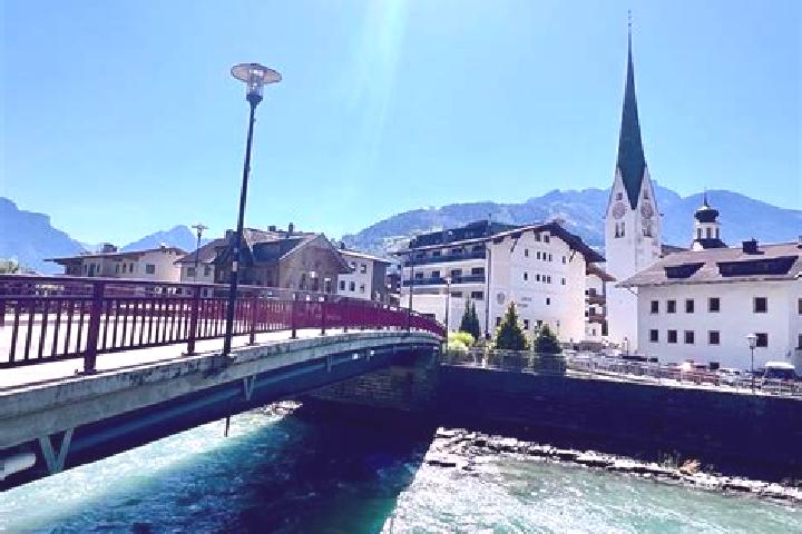 Ava, 39 — Escort in Zell am Ziller, Austria