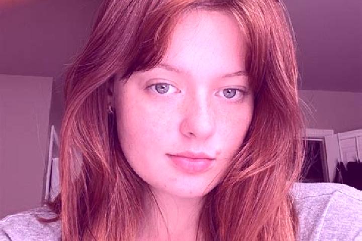 Avery, 20, a red brown-eyed latina companion based in Savinesti. Offering Roleplay, GFE, Erotic Massage. Available for incall and outcall, day and evening da...
