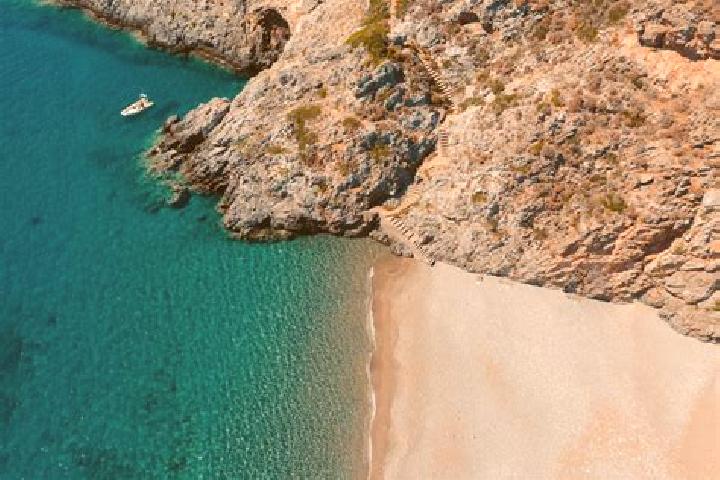 Avery, 20 — Escort in Kythira, Greece