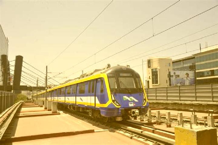 Avery, 20 — Escort in Rail, India