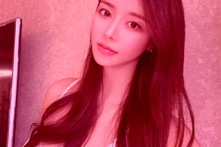 Avery, 20 — Escort in Yinkeng, China