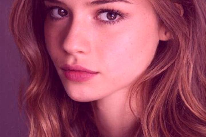 Avery, 21, a auburn hazel-eyed mixed companion based in Manzana Sexta Parte Centro. Offering Deep French Kissing, BDSM, CIM, Couples, Prostate Massage. Avail...