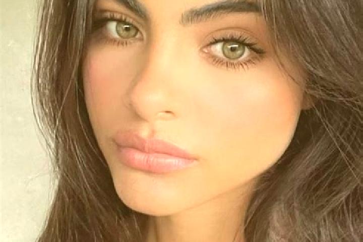 Avery, 21, a black hazel-eyed latina companion based in Camp Springs. Offering Party Girl, Couples, Girlfriend Experience. Available for incall and outcall, ...
