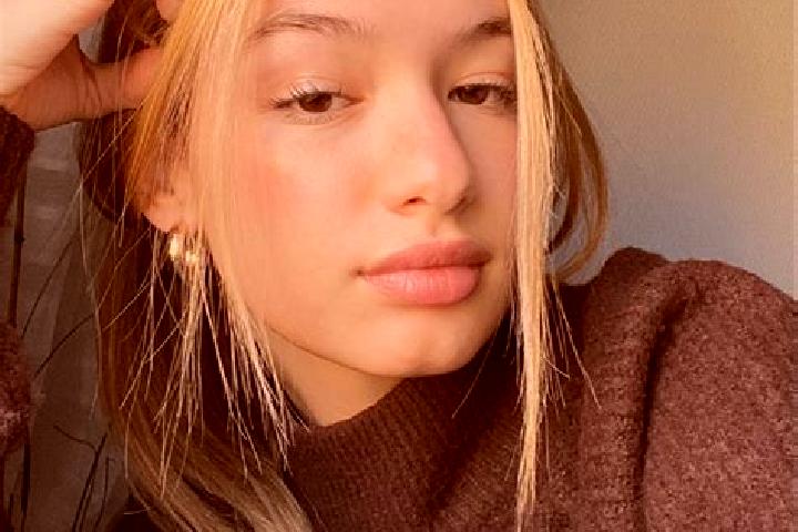 Avery, 21, a blonde brown-eyed indian companion based in Meinedo. Offering Roleplay, CIM, BDSM. Available for incall and outcall, overnight bookings available.