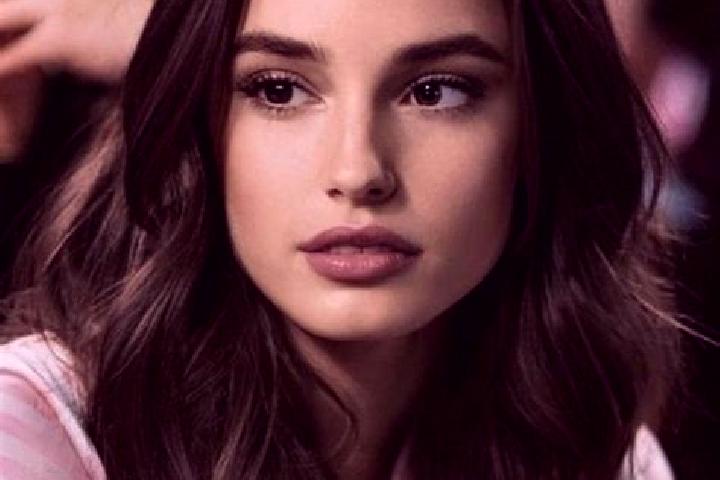 Avery, 21, a brunette brown-eyed caucasian companion based in Sarego. Offering Striptease, Overnight, CIM. Available for incall and outcall, day and evening ...