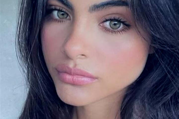 Avery, 21, a brunette dark-eyed middle eastern companion based in Toubao. Offering Girlfriend Experience, OWO, Massage, Striptease, BDSM. Available for incal...