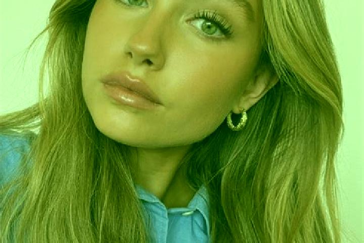 Avery, 21, a dark blonde green-eyed mediterranean companion based in Ma Gyi Kan. Offering Girlfriend Experience, A-Level, Travel Companion, Couples. Availabl...
