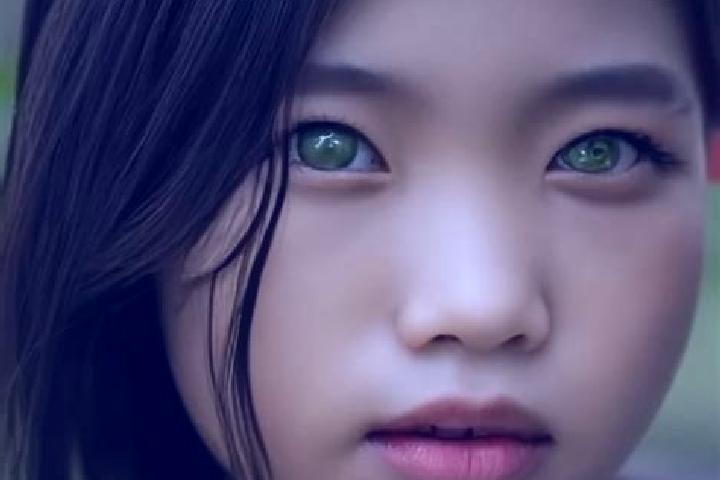 Avery, 21, a red green-eyed asian companion based in Diangokokokro. Offering Overnight, Tantra, 69, Striptease, Dinner Date. Available for incall and outcall...
