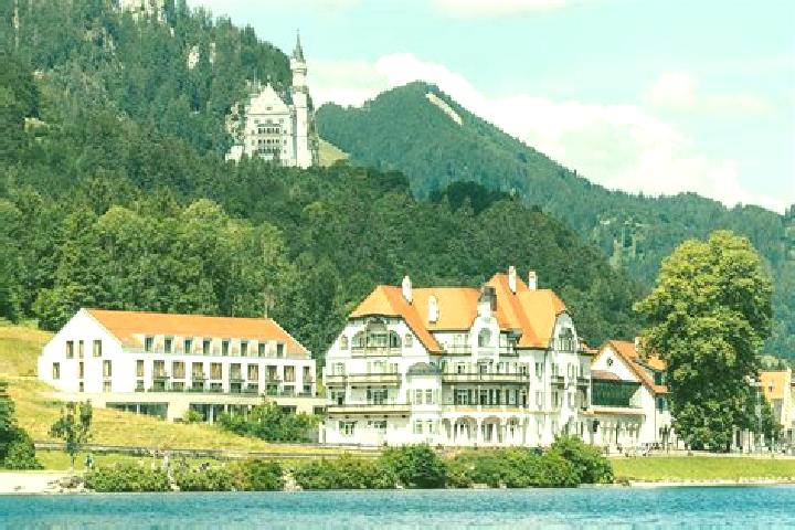 Avery, 21 — Escort in Hohenschwangau, Germany