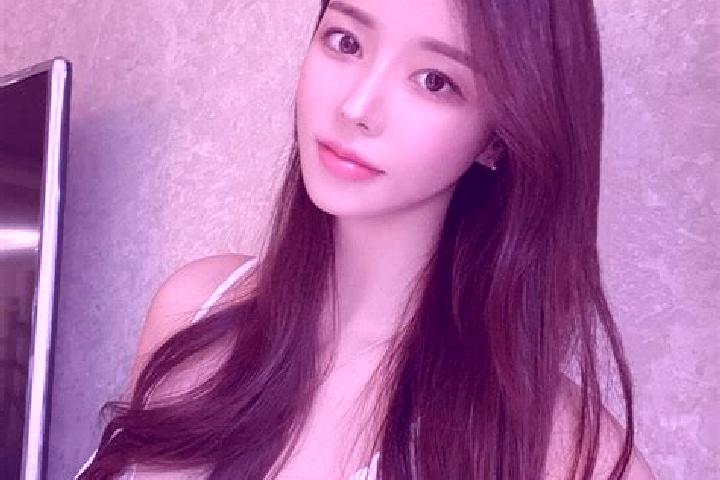 Avery, 21 — Escort in Qingxichang, China