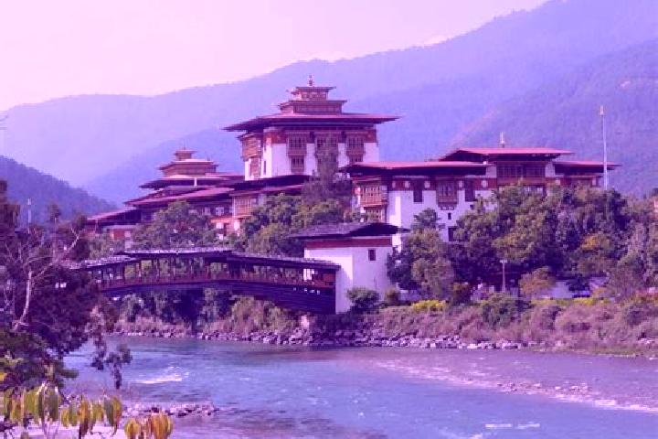 Avery, 21 — Escort in Tsimasham, Bhutan