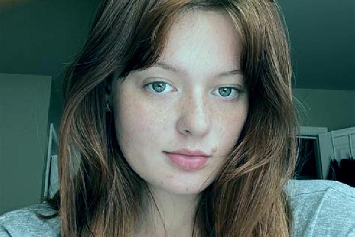 Avery, 22, a auburn grey-eyed caucasian companion based in Chinook Park. Offering Travel Companion, Girlfriend Experience, Deep French Kissing. Available for...