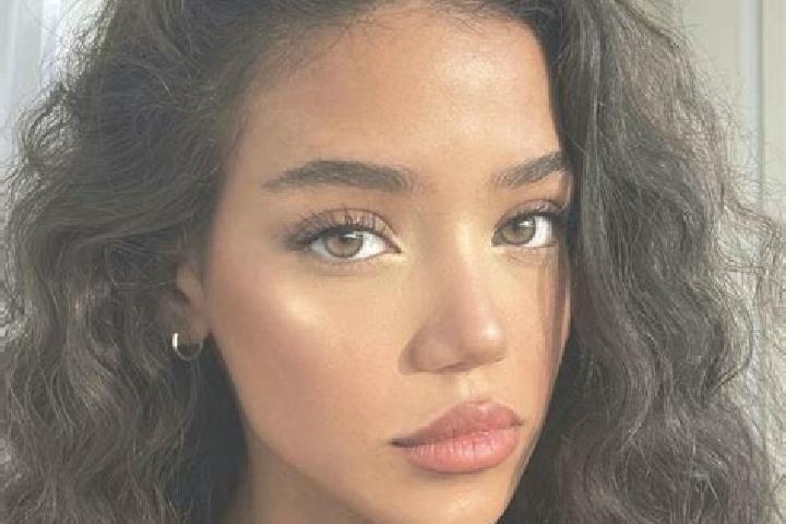 Avery, 22, a black brown-eyed middle eastern companion based in Wylam. Offering Party Girl, GFE, BDSM. Available for incall and outcall, day and evening dates.