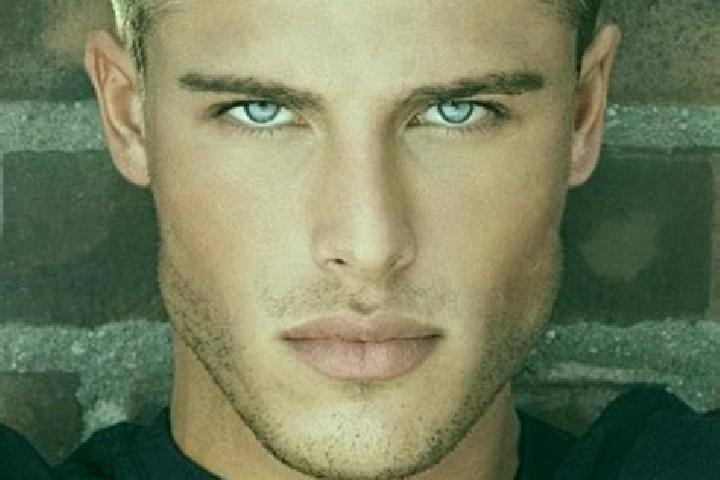 Avery, 22, a blonde grey-eyed caucasian companion based in Sorradile. Offering Prostate Massage, Duos, Roleplay, Deep French Kissing. Available for incall an...