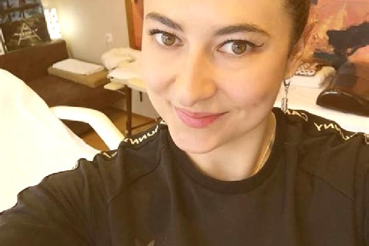 Avery, 22, a brunette grey-eyed european companion based in Sainte-Anne-des-Plaines. Offering Tantra, Domination, Massage, Roleplay. Available for incall and...