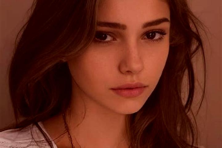 Avery, 22, a chestnut grey-eyed slavic companion based in Mundolsheim. Offering OWO, Massage, Overnight. Available for incall and outcall, day and evening da...