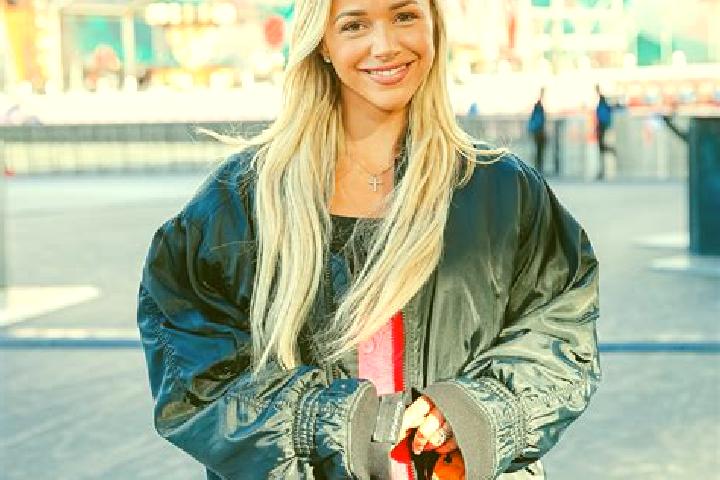Avery, 22 — Escort in Jeuk, Belgium