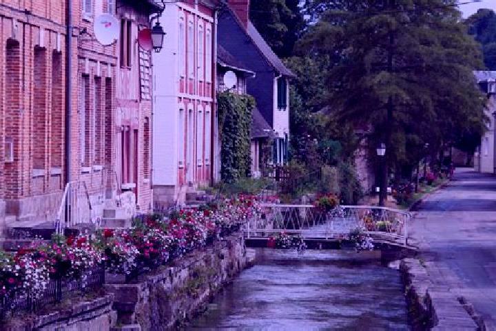 Avery, 22 — Escort in Saint-Saens, France
