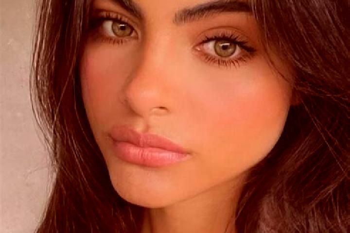Avery, 23, a auburn hazel-eyed middle eastern companion based in Addiebrownhill. Offering Travel Companion, Overnight, Domination. Available for incall and o...