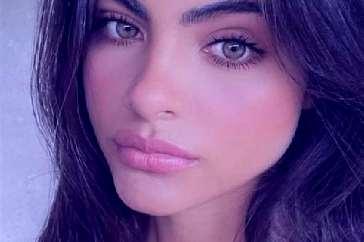 Avery, 23, a brunette dark-eyed asian companion based in Kashiwara. Offering Roleplay, Deep French Kissing, Overnight, A-Level. Available for incall and outc...