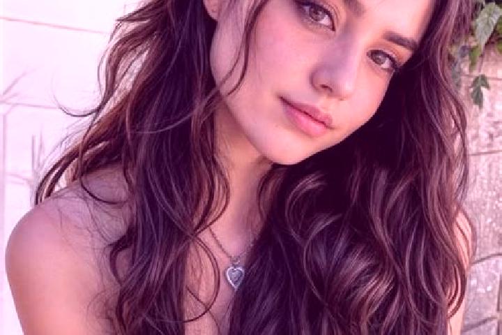 Avery, 23, a brunette hazel-eyed european companion based in Oldrisov. Offering Erotic Massage, Tantra, A-Level. Available for incall and outcall, overnight ...