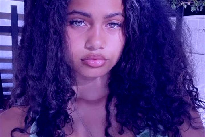 Avery, 23, a red green-eyed mixed companion based in Sankt Lorenzen ob Murau. Offering Duos, GFE, Striptease, BDSM. Available for incall and outcall, overnig...