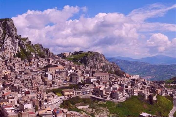Avery, 23 — Escort in Caltabellotta, Italy