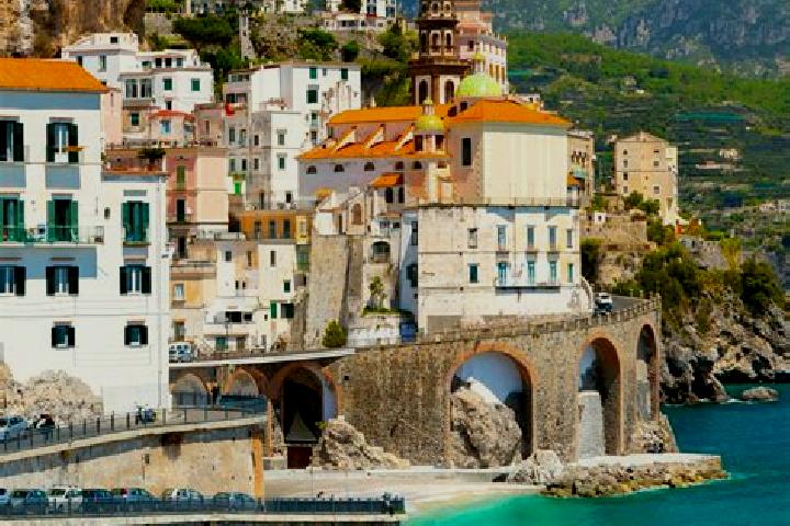 Avery, 23 — Escort in Novagli, Italy