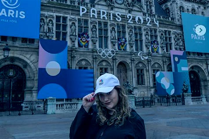 Avery, 23 — Escort in Paris, United States