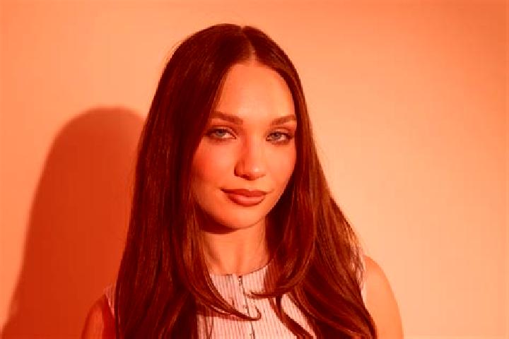 Avery, 23 — Escort in Zeigler, United States