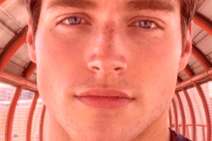 Avery, 24, a auburn dark-eyed mediterranean companion based in Rio de Parras (Otzumatlan). Offering BDSM, Dinner Date, A-Level, CIM, OWO. Available for incal...
