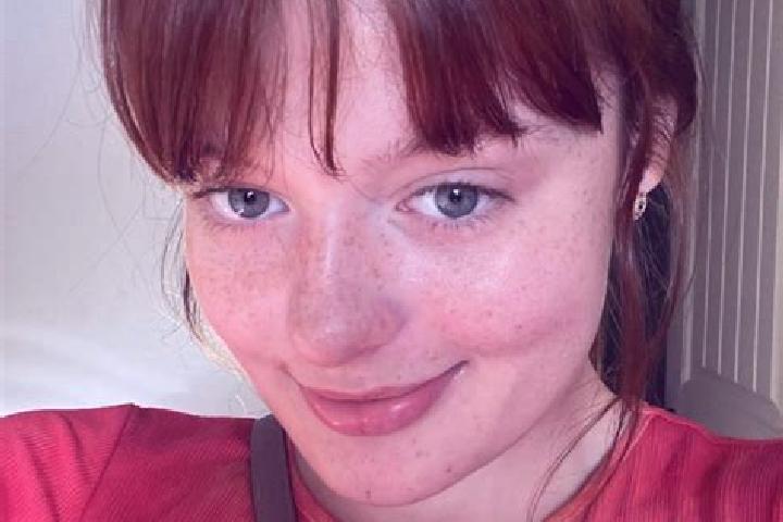 Avery, 24, a red green-eyed european companion based in Pincourt. Offering GFE, Roleplay, Striptease, Couples. Available for incall and outcall, overnight bo...