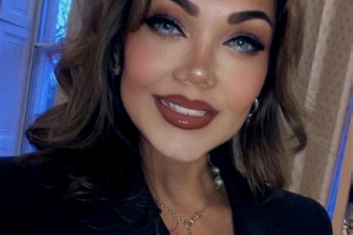 Avery, 24 — Escort in Epping, United States