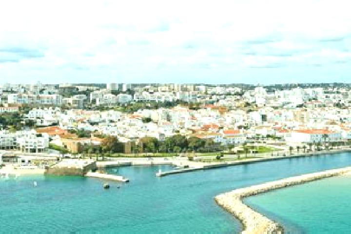 Avery, 24 — Escort in Pera, Portugal