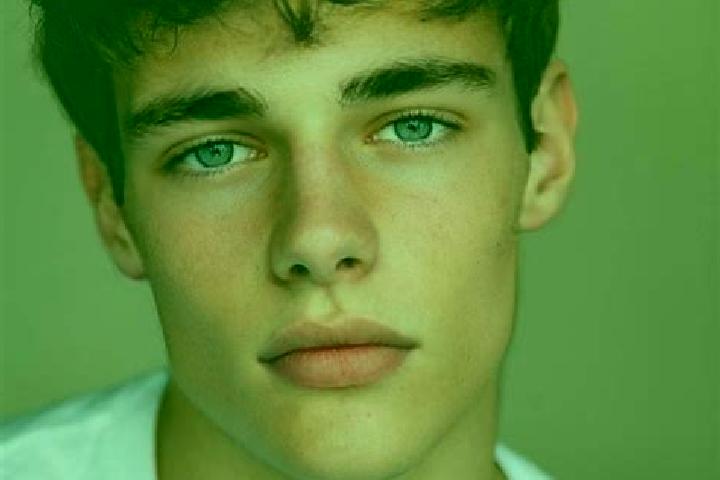Avery, 25, a auburn brown-eyed caucasian companion based in Valle de Vaquerias. Offering 69, Girlfriend Experience, BDSM, Domination, GFE. Available for inca...