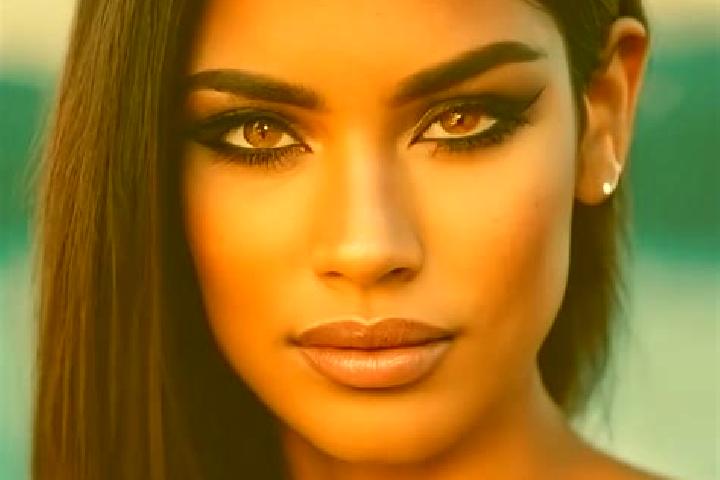 Avery, 25, a auburn brown-eyed latina companion based in Soata. Offering Couples, Party Girl, OWO. Available for incall and outcall, day and evening dates.